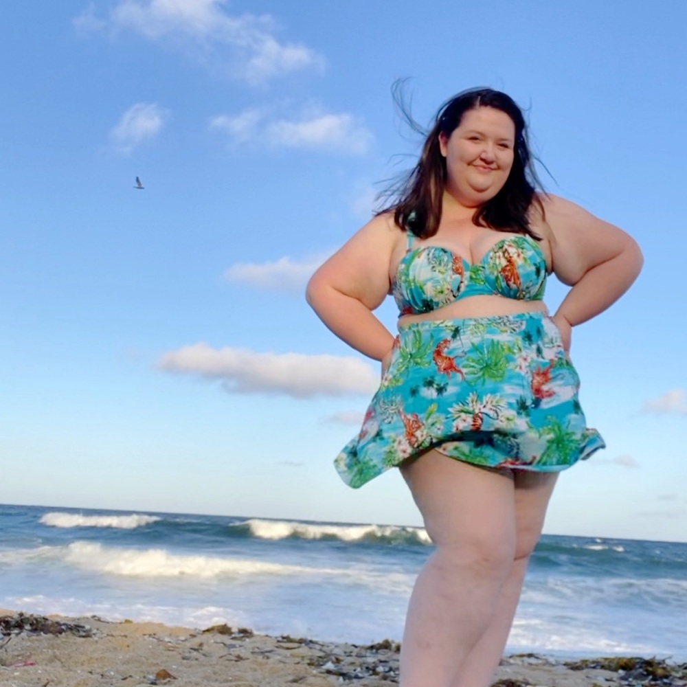 Meet your Posher, Plus size model Sophie